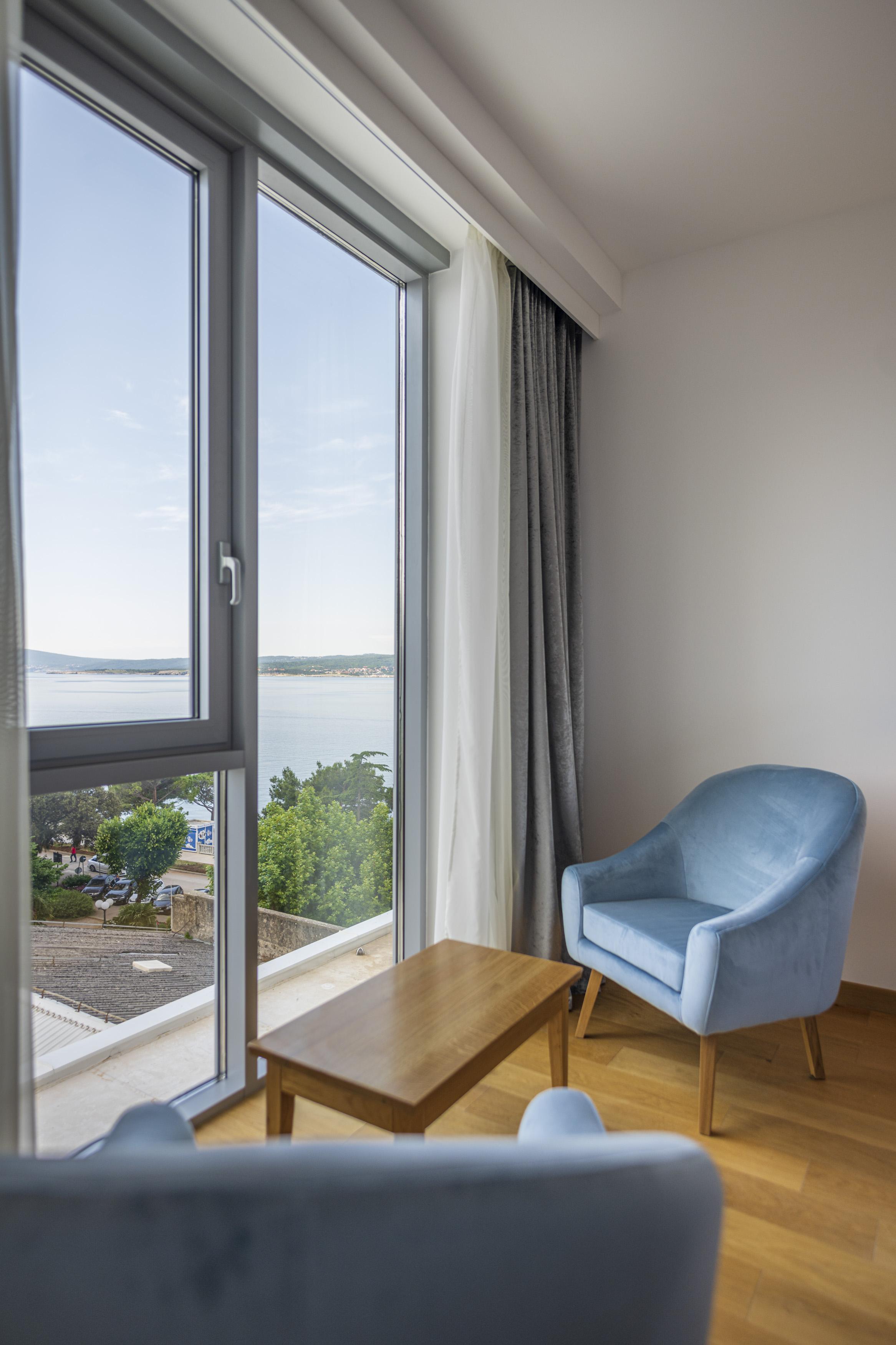 Hotel Miramare Crikvenica Εξωτερικό φωτογραφία A room at the hotel