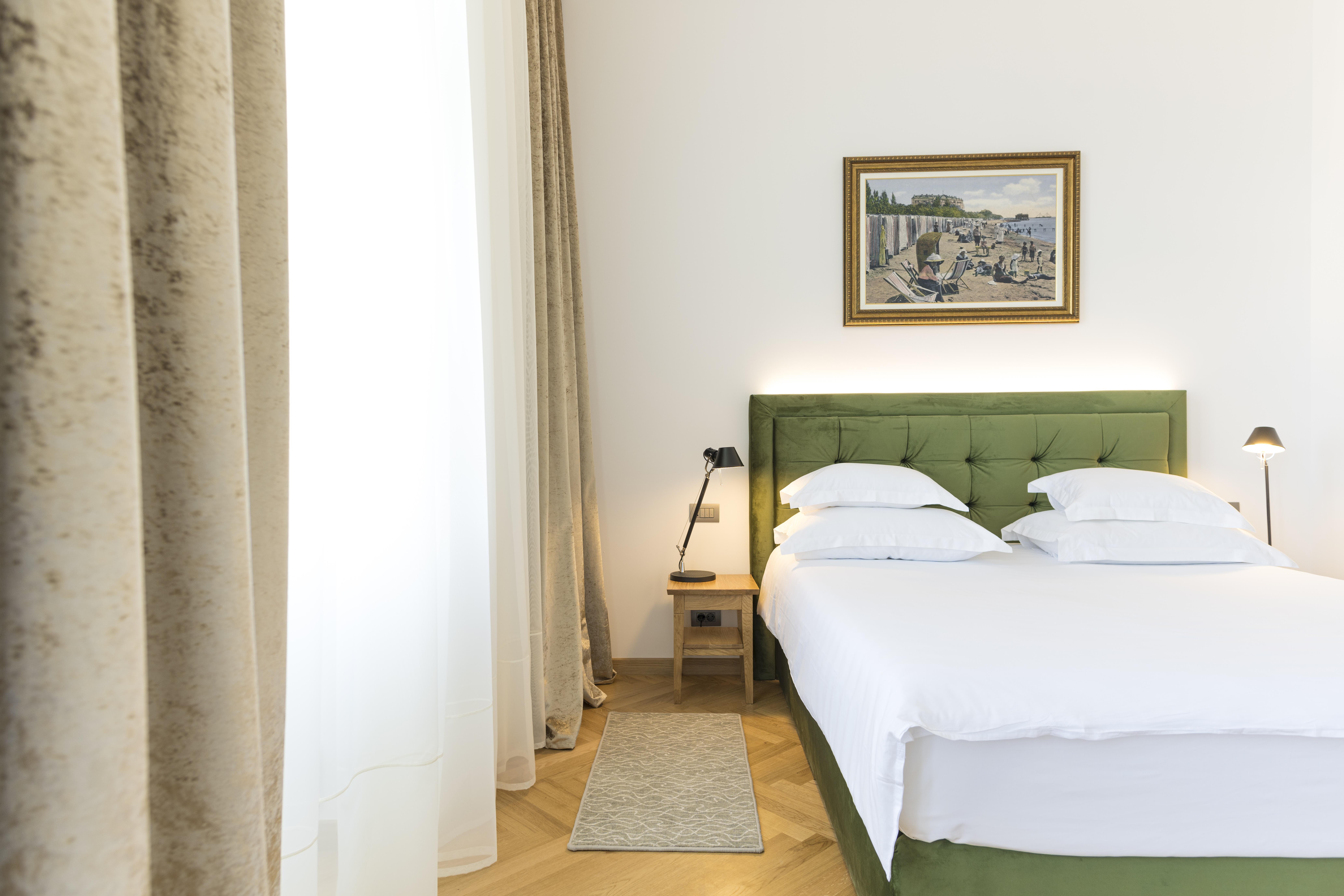 Hotel Miramare Crikvenica Εξωτερικό φωτογραφία A room at the hotel
